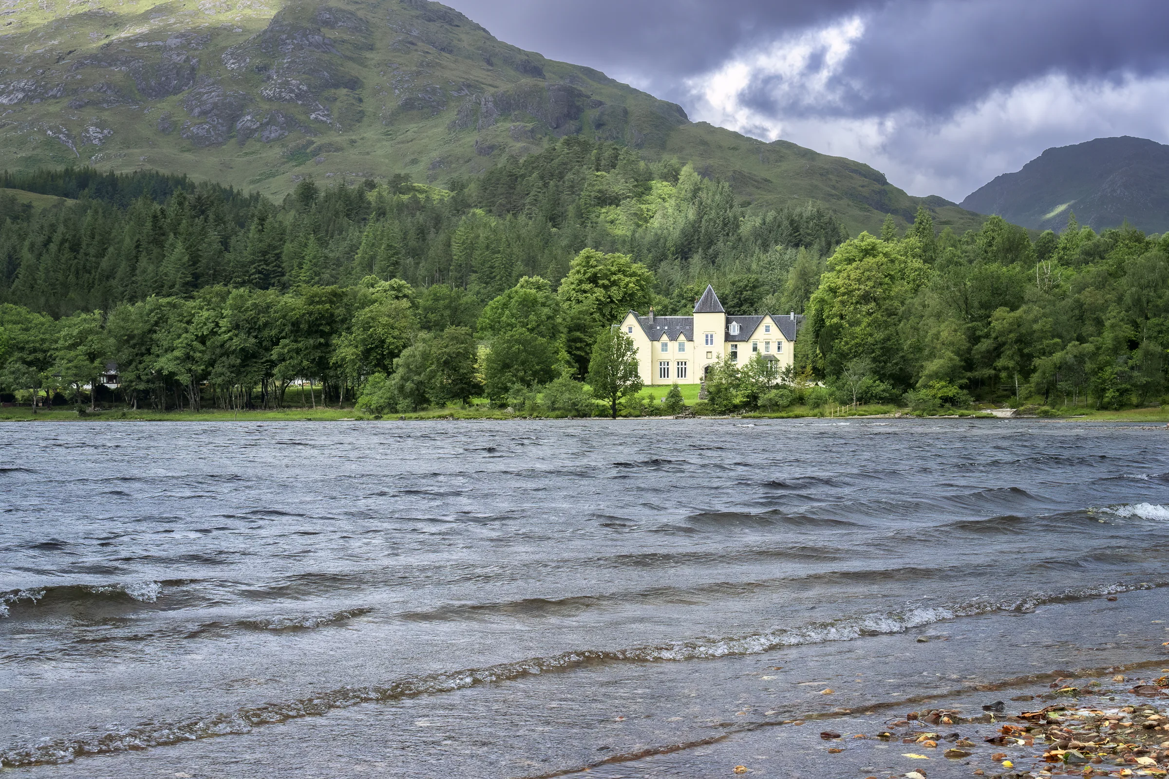 Luxury Scottish country-house accommodation beside Highland water