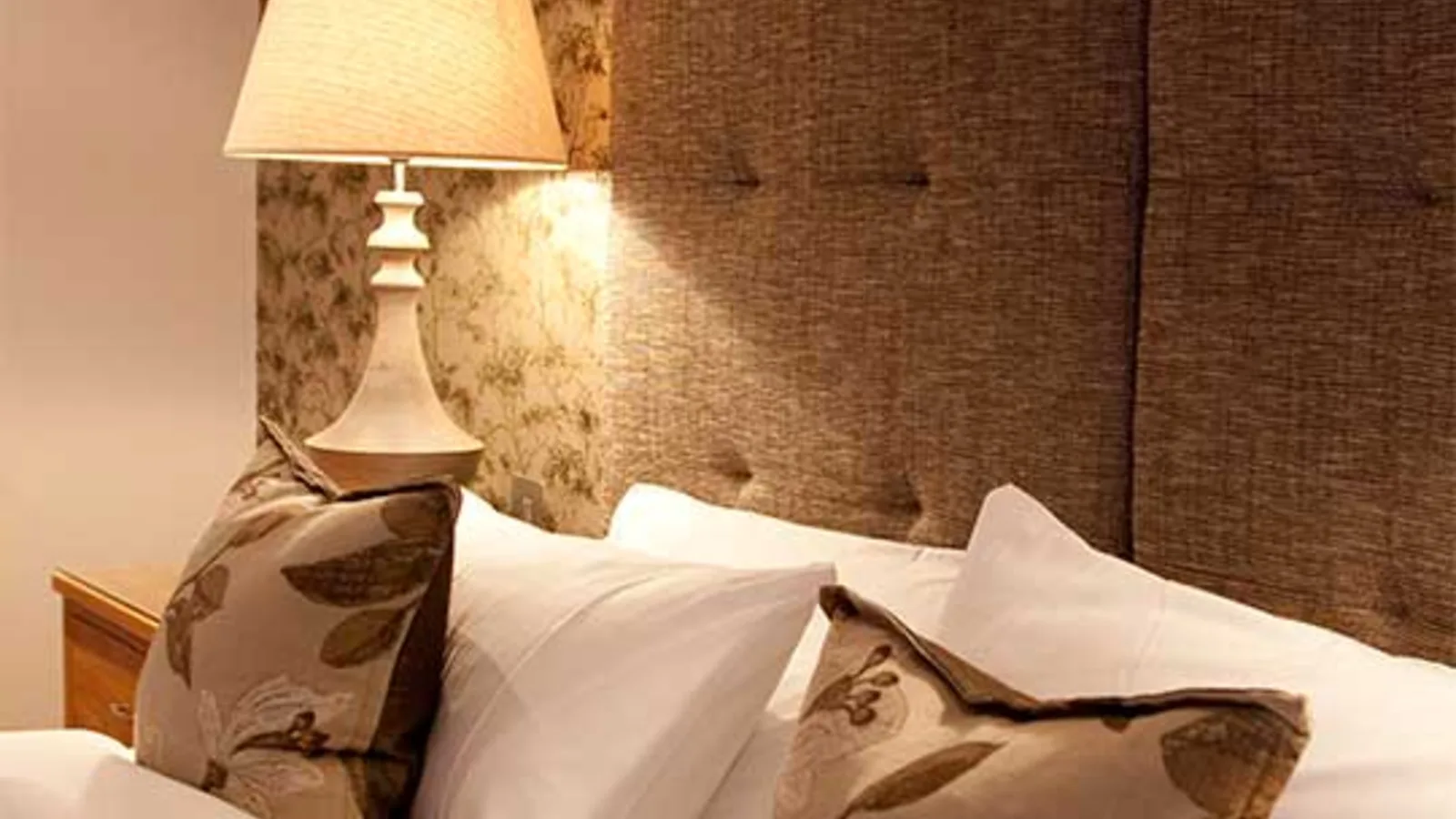 A bedroom at The Townhouse Hotel in Melrose